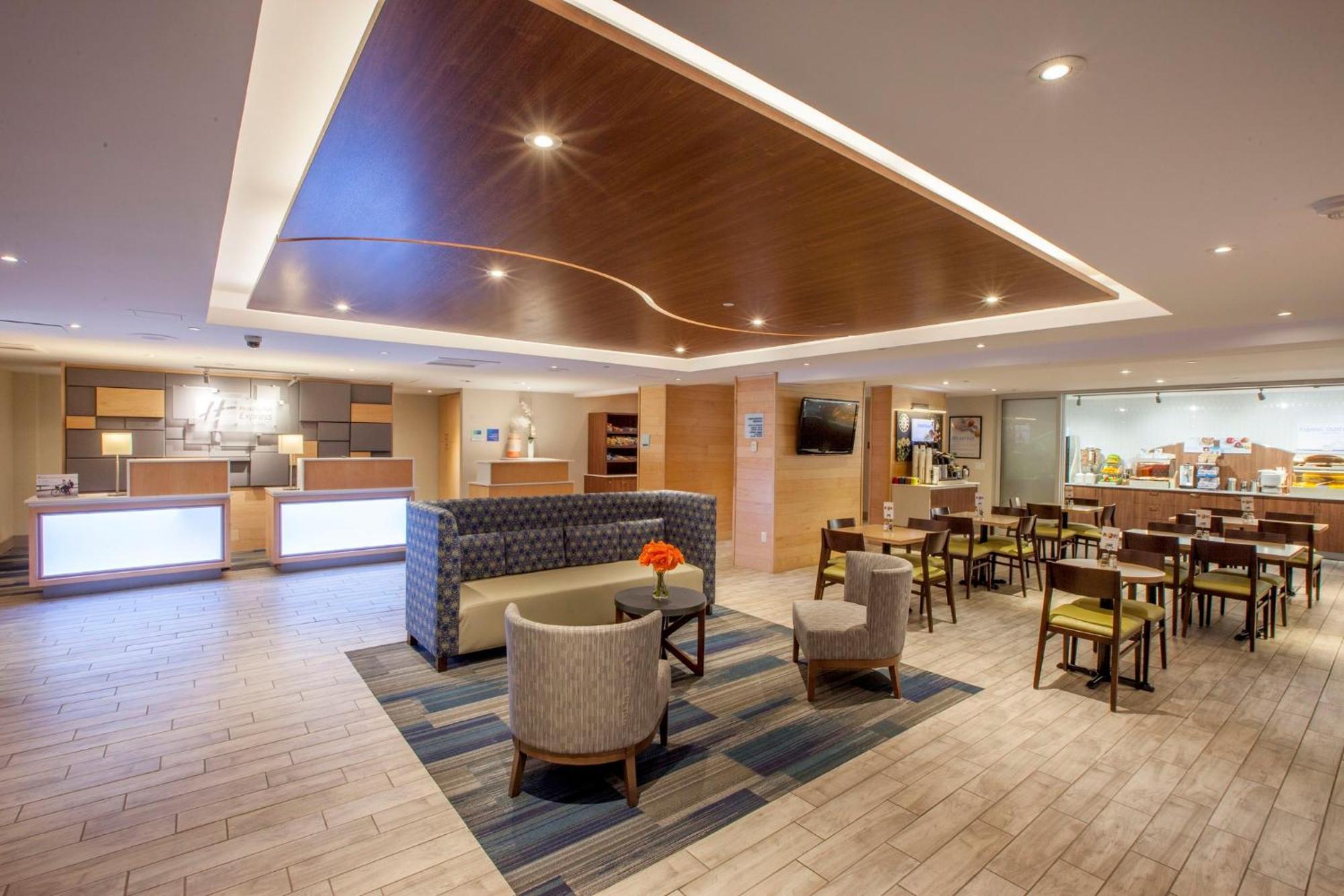 Holiday Inn Express Hotel & Suites Saint John Harbour Side By Ihg Екстериор снимка