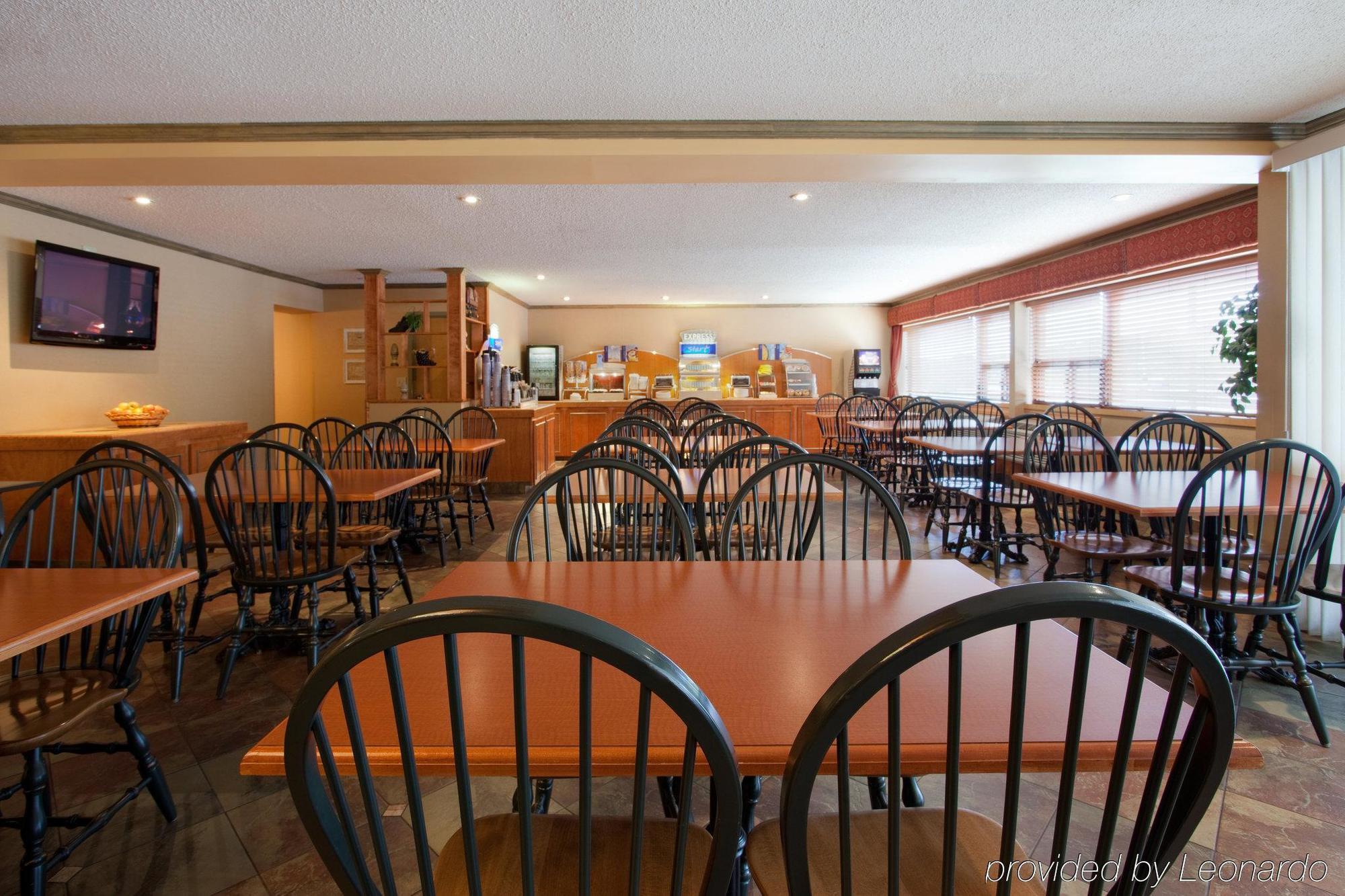 Holiday Inn Express Hotel & Suites Saint John Harbour Side By Ihg Екстериор снимка