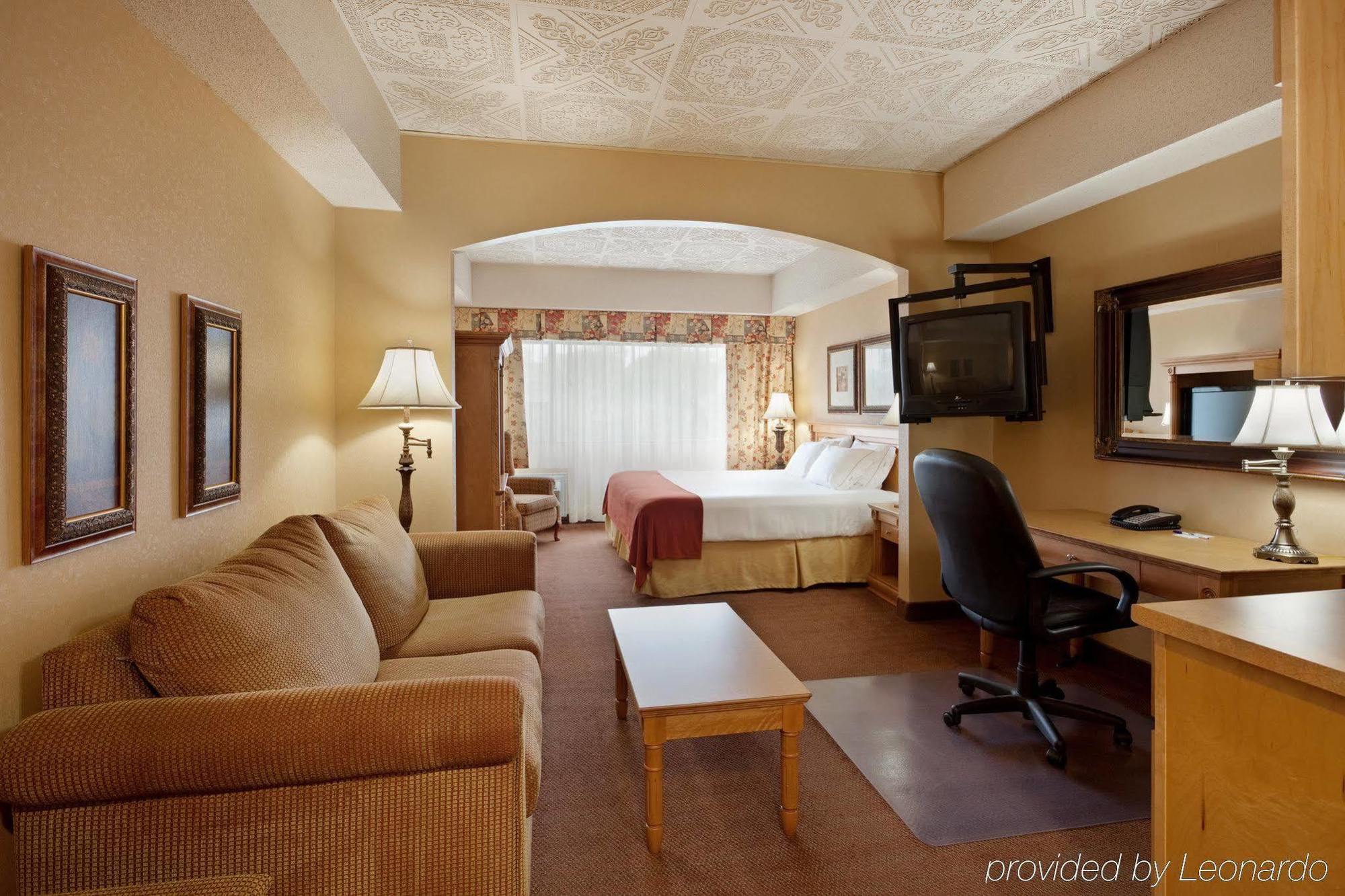 Holiday Inn Express Hotel & Suites Saint John Harbour Side By Ihg Екстериор снимка